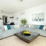 Apartment Neraida - 2bed Walk To Kalamies