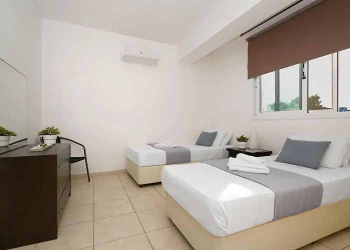 Neraida - 2bed Walk To Kalamies Appartamento Protaras