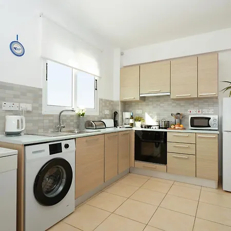 Neraida - 2bed Walk To Kalamies * Protaras