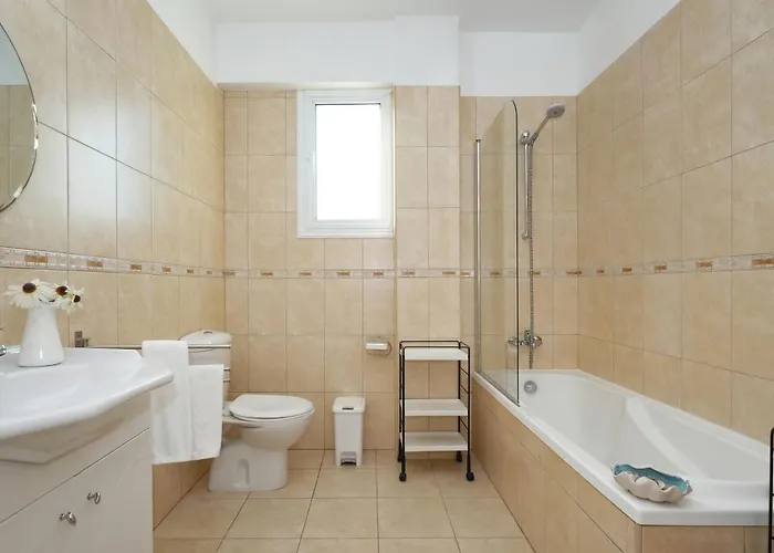 Neraida - 2bed Walk To Kalamies Protaras